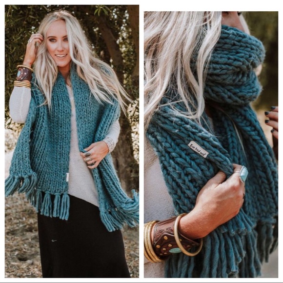 Desert Cozy Chunky Oversized Scarf - Picture 6 of 6